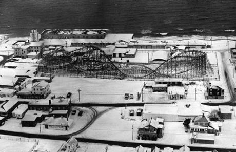 Snow covered the beach in 1975.
